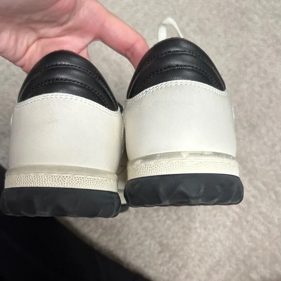 Gucci White and Black Sneakers - Picture 5 of 7